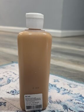 MAC Cosmetics Studio Fix Fluid NC40 Foundation